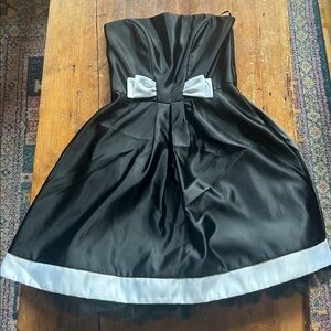 Jessica McClintock Strapless Black & White Fit and Flare Dress | Size 6